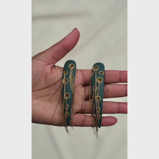 Stunner Emerald green chain in Gold